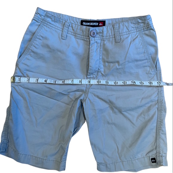 Quiksilver khaki shorts size 26/12 - Picture 4 of 6